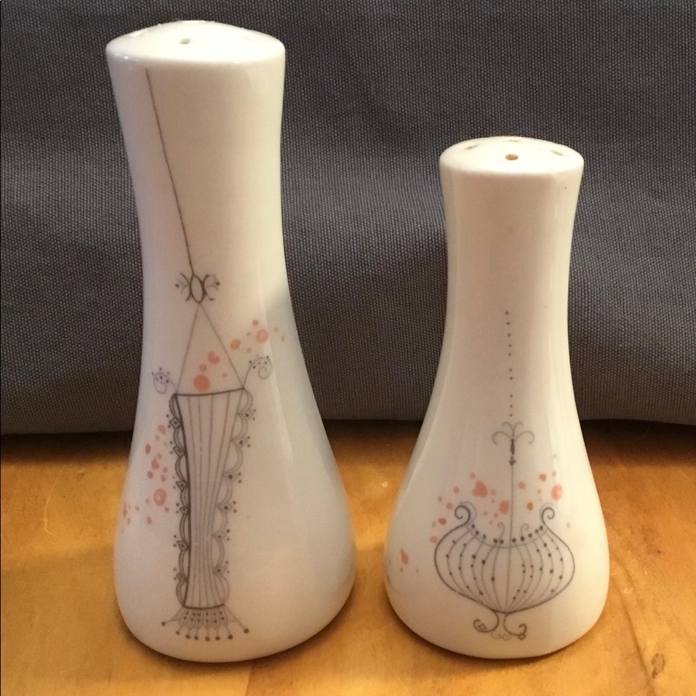 Salt & Pepper Set Iroquois Impromptu Jardinieres Pattern